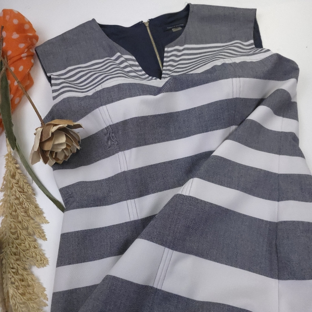 Tommy Hilfiger Women's Blue Grayish Striped Dress Sz 12 - Picture 6 of 10